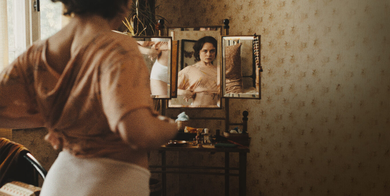 tło Wpatrując się w słońce od 17.04